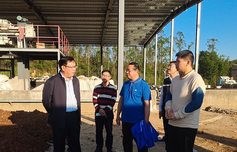 英德市委副書(shū)記、代市長(zhǎng)林明曉一行蒞臨挺進(jìn)環(huán)保英德門(mén)洞溪稀土尾水治理項(xiàng)目調(diào)研