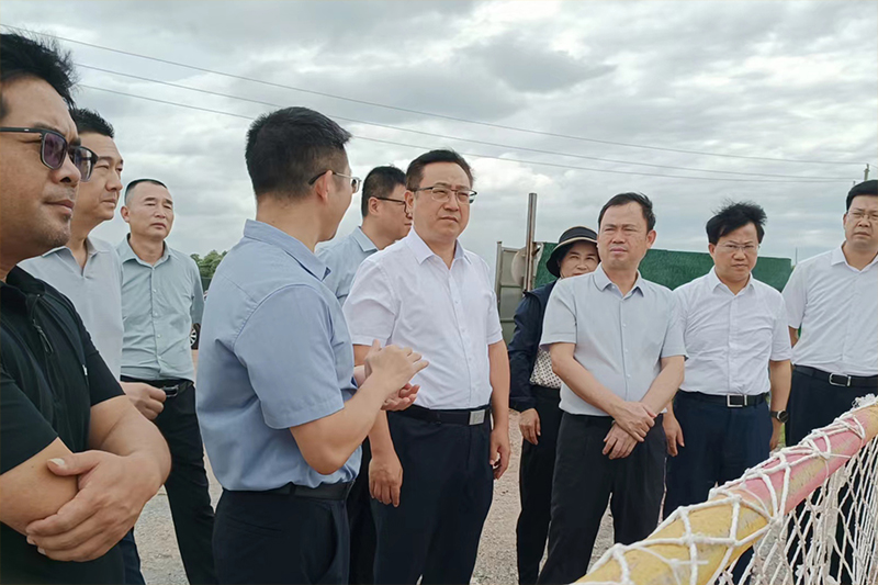 贛州市委常委、副市長(zhǎng)何琦一行蒞臨挺進(jìn)環(huán)保D5地塊土壤治理項(xiàng)目調(diào)研指導(dǎo)